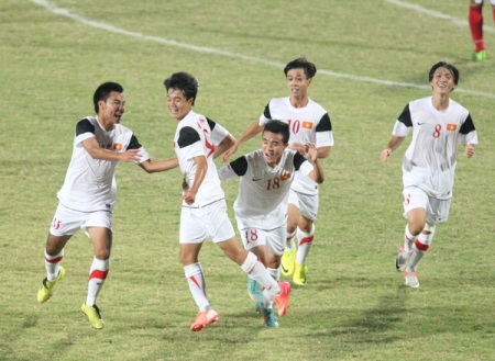 Vietnam U19 players enter ASEAN Football Championships semi-final